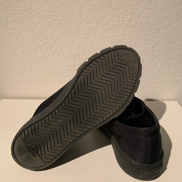 • PRADA Sneakers • - Picture 11 of 11